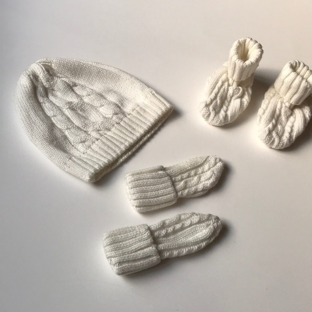 Baby hat mitts bootie set